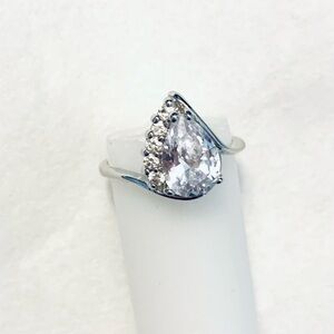 FASHION JEWELRY Elegant Silver Teardrop Ring 2.60ct Pear Shape Swirl Bypass Ring